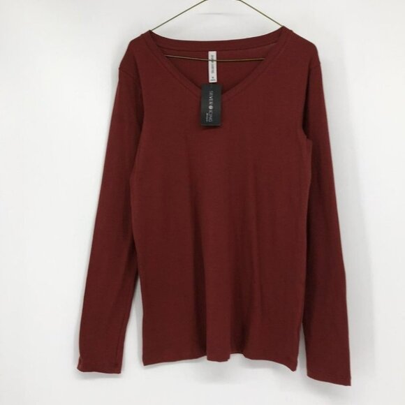 NWT Zeanna Outfitters All Seasons V neck long sleeve tee brick red M - Picture 13 of 13